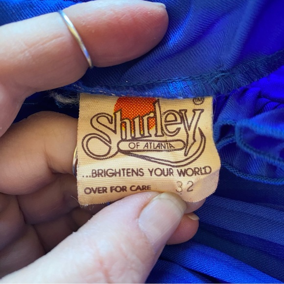 Vintage Shirley of Atlanta poly Royal Blue Ruffled button up blouse. USA. Med. - Picture 13 of 14